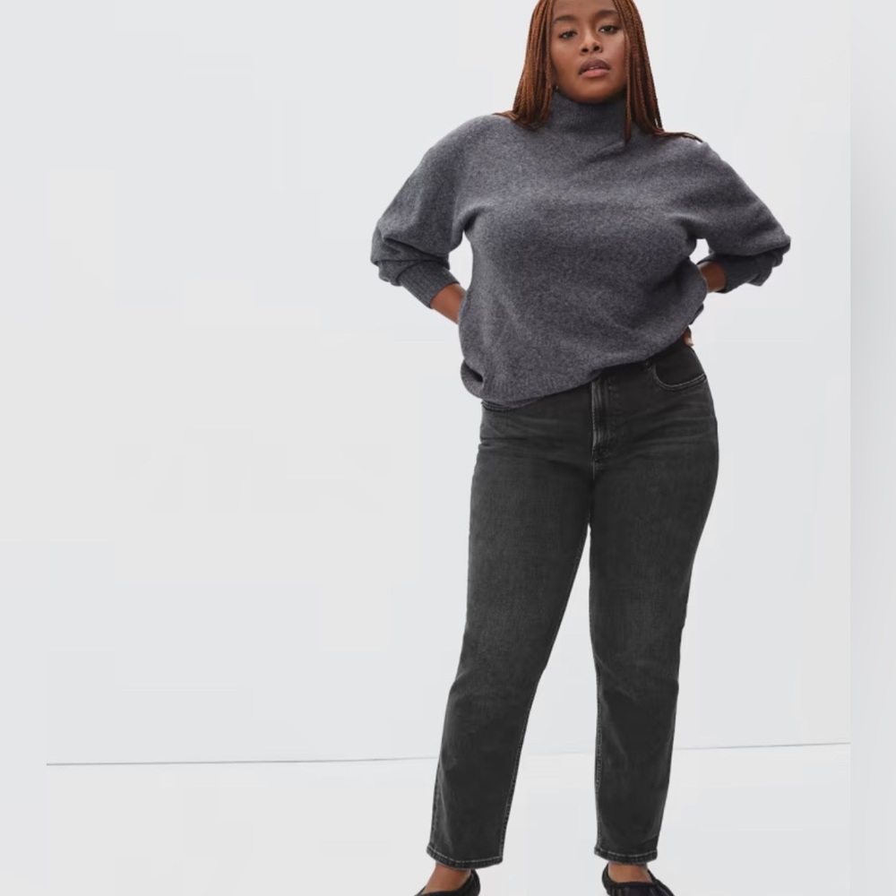 Everlane Curvy Cheeky Straight Jean - Washed Black - Size 32